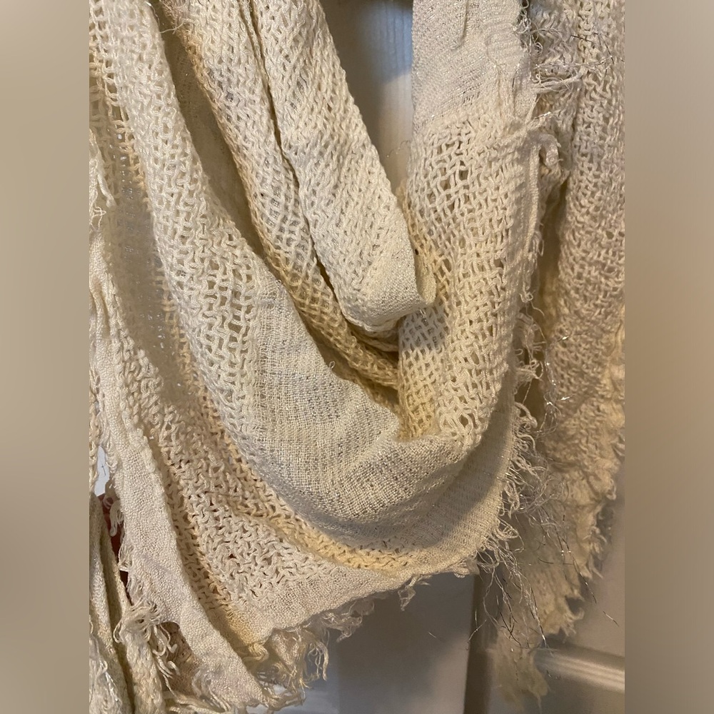 ⭐️5/$15! 8 Scarf Bundle! - Picture 9 of 16